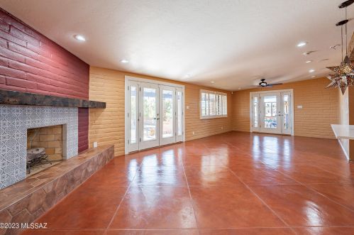 4305 Avenida Del Cazador, Tucson AZ  85718-7065 exterior