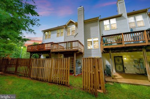 9711 Bedder Stone Pl, Bristow, VA 20136-1239