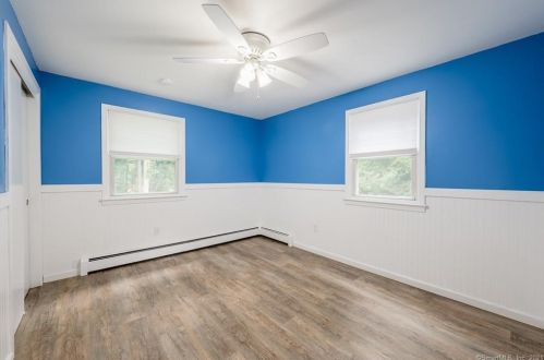 13 Bobwhite Trl, Gales Ferry CT  06335-2002 exterior