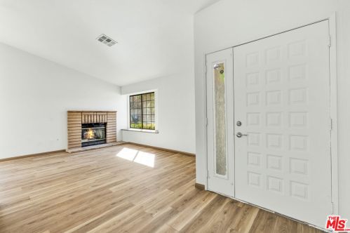 1621 Lingard St, Lancaster CA 93535-3442 exterior