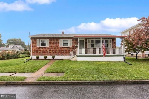 2704 3rd St, Harrisburg, PA 17113-3076