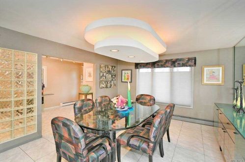 108 Stonehurst Ln, Huntington Station NY 11746-7930 exterior