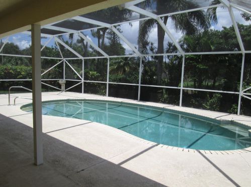 3879 Jonathans Way, Boynton Beach FL  33436-8524 exterior