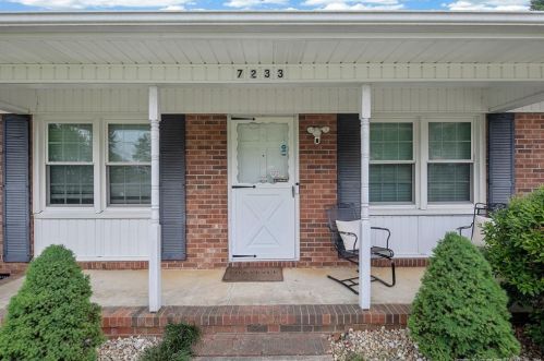 7233 Godfrey Dr, Fayetteville, NC 28303-2425