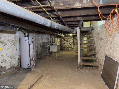 565 Pershing Ave, Lancaster PA  17602-4369 exterior