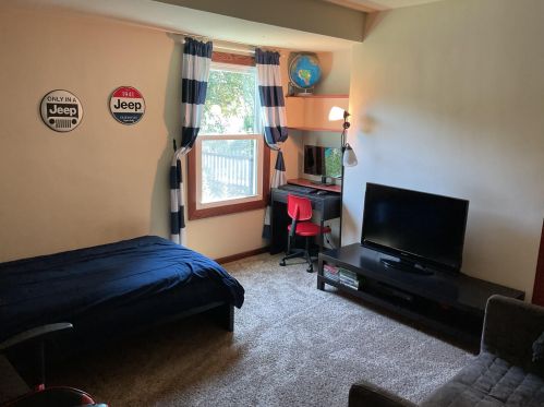 3278 58, Milwaukee WI 53218-4247 exterior