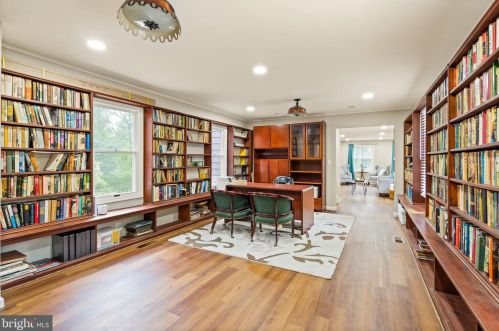 13188 Loyalty Rd, Leesburg VA  20176-6112 exterior