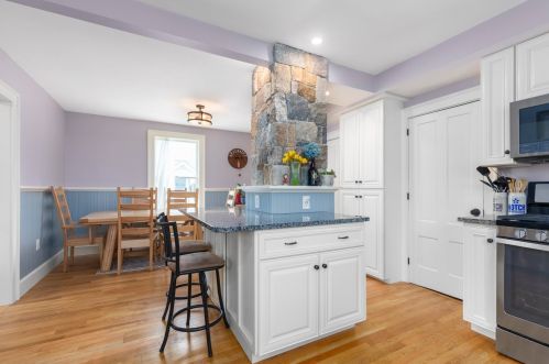 32 Pine St, Dover NH  03820-4202 exterior