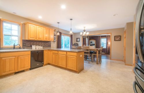 1180 Auburn Rd, West Bend WI  53090-5465 exterior