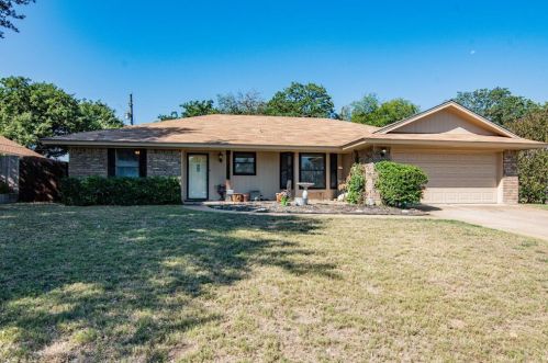 1410 Prairie Wind Blvd, Stephenville, TX 76401-5911