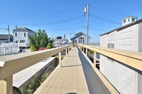 429 Cross Bay Blvd, Far Rockaway NY  11693-1056 exterior