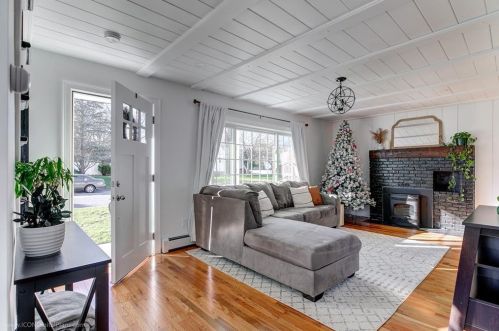 12 Cypress Ave, Tiverton RI  02878-1416 exterior
