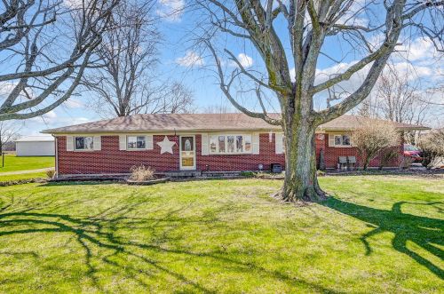 7981 Troy Rd, Springfield, OH 45502-8409