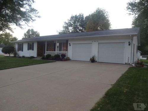 1033 Willow Ave, Burlington, IA 52601-1515