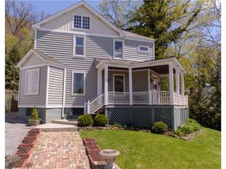 736 Orchard Ter, Sewickley, PA 15143-1637