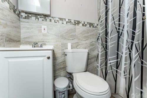 515 Sayre Ave, Perth Amboy NJ  08861-3681 exterior