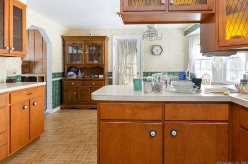 162 Moody St, Bristol, CT 06010-4443