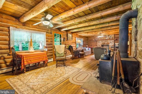 1464 Chestnut Ridge Rd, Upper Black Eddy, PA 18972-9780