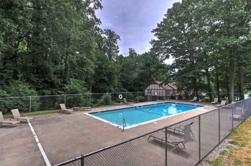 12 Derbyshire, Derby CT  06418-2235 exterior