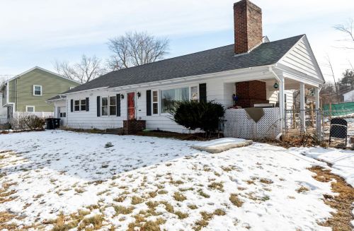 48 Robinson Rd, Nashua NH  03060-5840 exterior