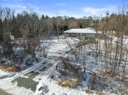 525 Beechwood Dr, Cedarburg, WI 53012-9007