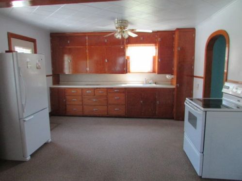 1107 Viebahn St, Manitowoc, WI 54220-6504