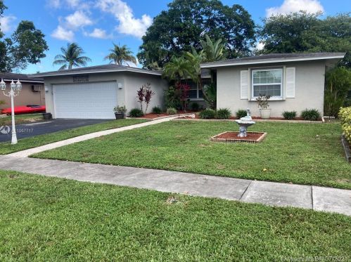 9440 23rd St, Hollywood, FL 33024-3120