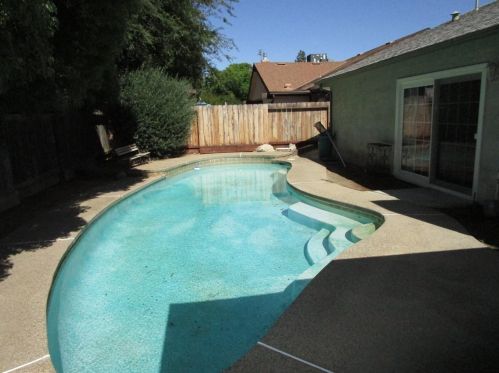 1931 San Gabriel Ave, Clovis CA  93611-4124 exterior