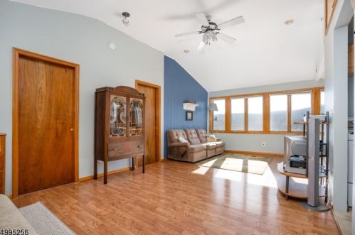 1 Lewis Ln, Belvidere NJ  07823-3123 exterior