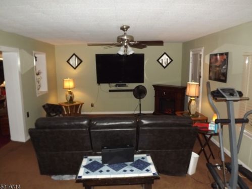 10 Bush St, Oxford NJ  07863-3001 exterior