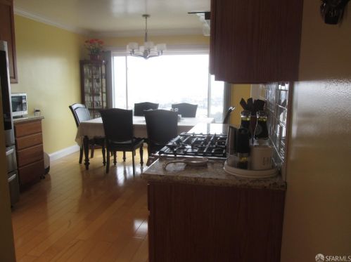 178 Wyandotte Ave, Daly City, CA 94014-2158