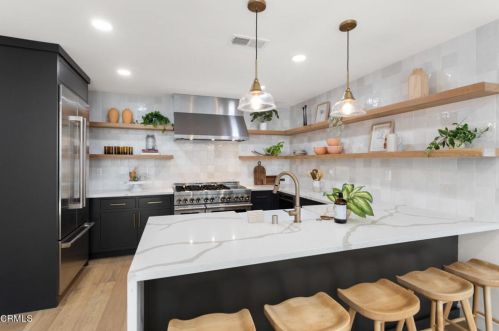 12432 La Maida St, North Hollywood CA  91607-3507 exterior