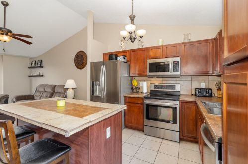 133 Indian Creek Dr, Covington, KY 41017-9139