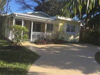 1433 Monroe St, Hollywood FL  33020-5530 exterior