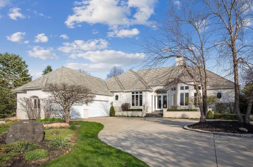 1801 Balsam Ct, Chenequa, WI 53029-8661