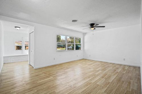1512 Cloverdale Dr, Fort Worth, TX 76134-1713