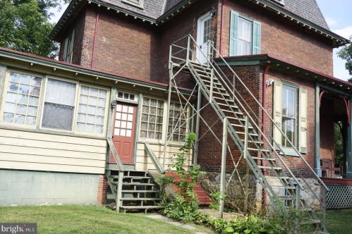 319 Lancaster Ave, Downingtown, PA 19335-2513