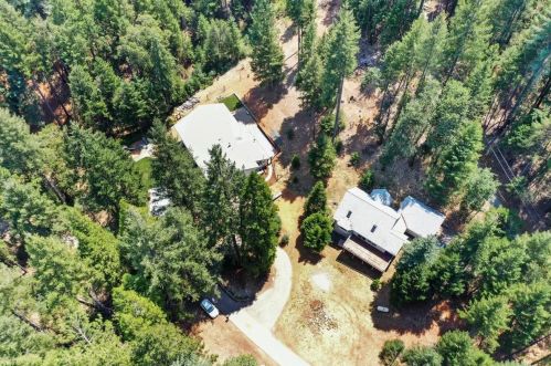 15727 Kitkitdizze Dr, Grass Valley, CA 95945-8673