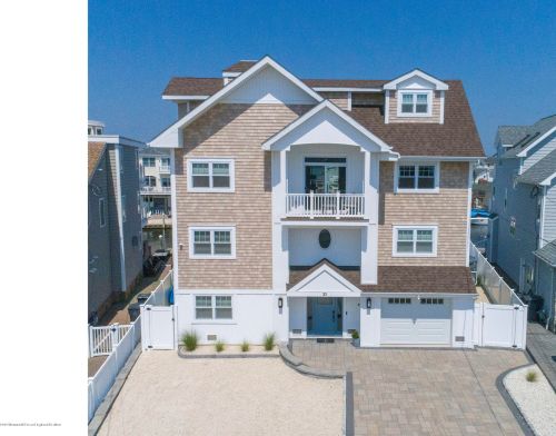 30 Ward Dr, Bricktown, NJ 08723-7533