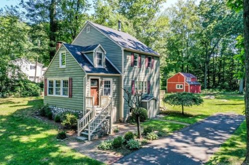 67 Carmen Hill Rd, Brookfield Center, CT 06804-1004