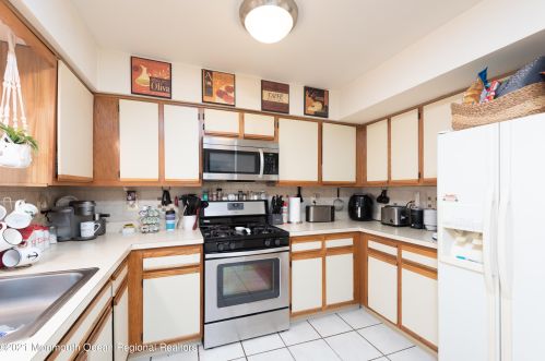 5 Three Pence Ln, Jackson Twp NJ  08527-2256 exterior