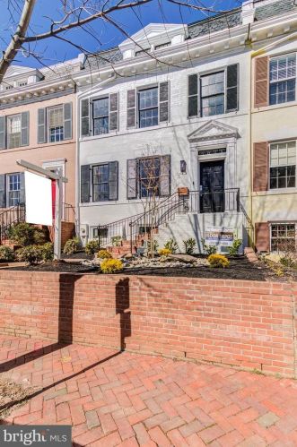 3025 Dent Pl, Washington, DC 20007-2916