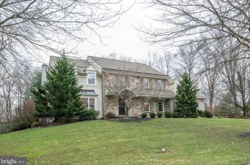1085 Oak Ridge Dr, Blue Bell, PA 19422-3003