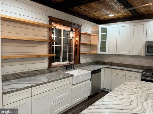 594 Baynesville Rd, Montross VA  22520-2325 exterior