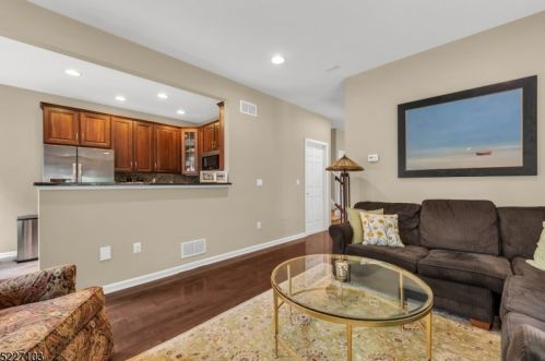 16 Greenwich Ct, Mount Olive NJ  07828-2452 exterior