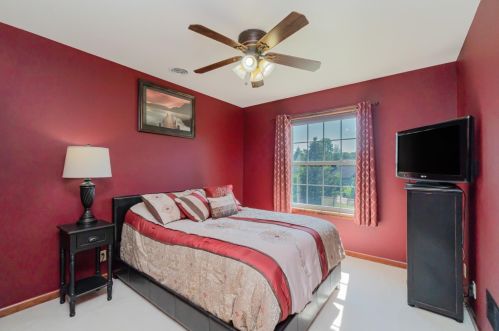 20 Lockerbie Dr, Valpo IN  46385-9287 exterior