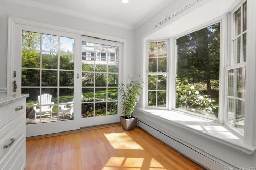29 Coventry Ln, Riverside CT  06878-1803 exterior