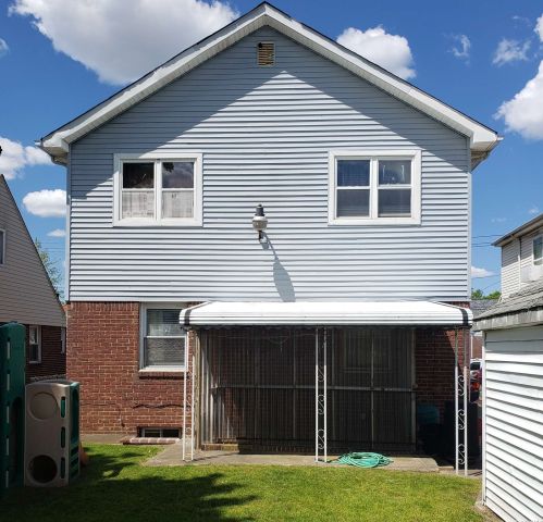 11611 237th St, Floral Park, NY 11003-3903