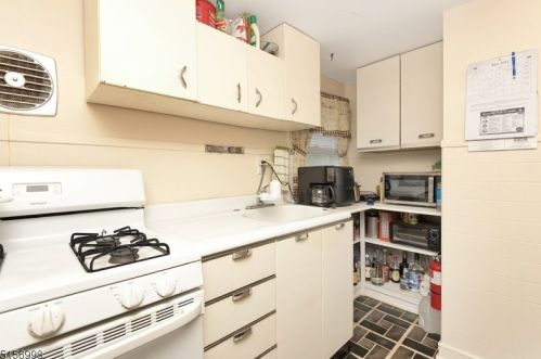 233 3 Ave, Manville NJ  08835-1314 exterior