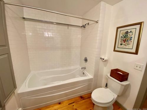 55 Shoddy Mill Rd, Manchester CT  06043-7817 exterior